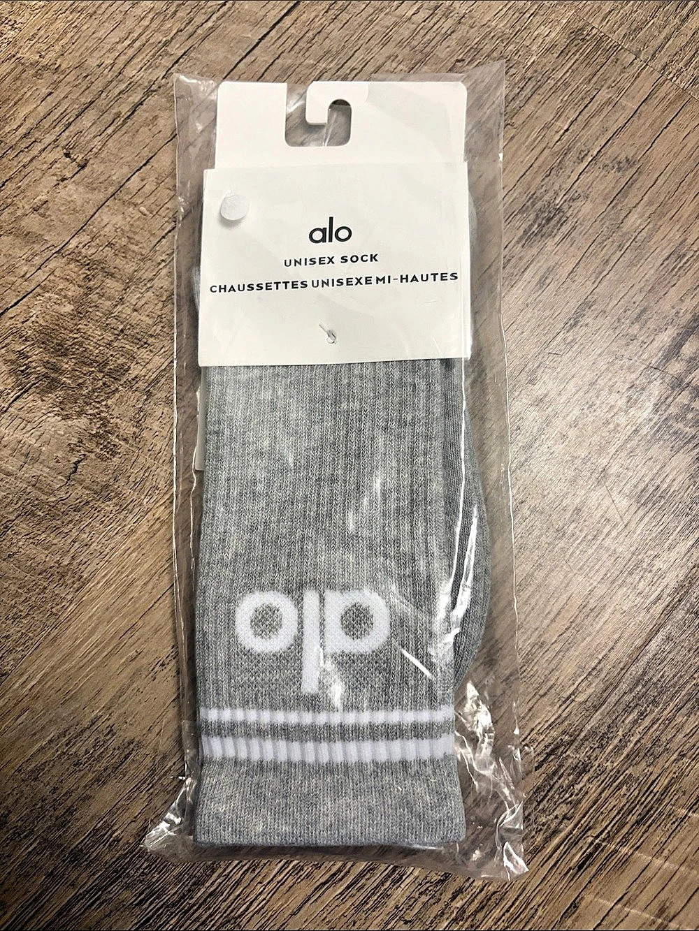 Alo Yoga Unisex Half-Crew Sock Striped Athletic Socks in Gray NWT